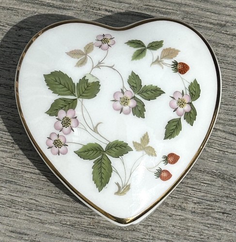 Wedgwood wild strawberry - wedgwood, strawberry’