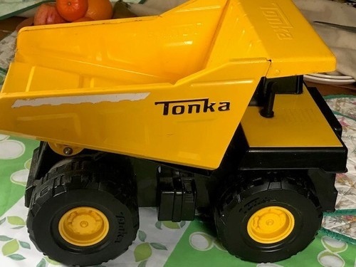 Vintage large tin - tin, tonka