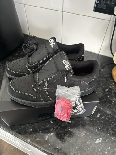 Jordan low x travis - 1,