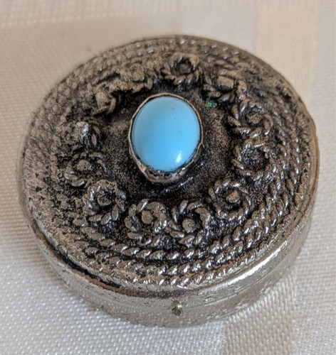 Vintage small silvertone - small,