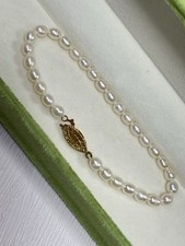 Faux Pearl Bead Bracelet Retro Style Single Strand Cream Pretty Gold Tone Clasp