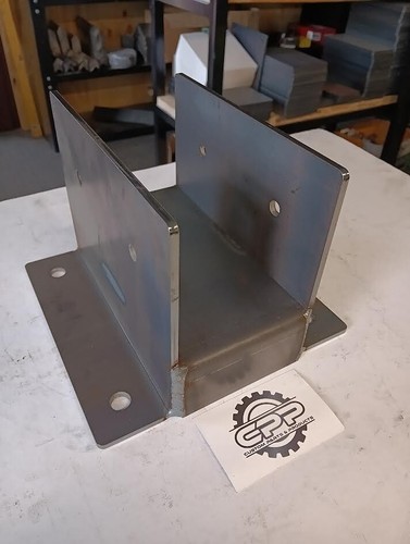 Railway sleeper post bracket - post,
