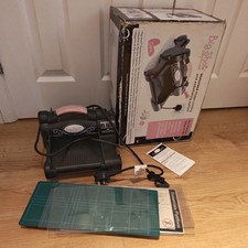 VGC Sizzix Big Shot Express Electric motorized Die Cutting Machine embossing 