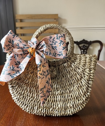 Handwoven hand bag - hand, bag,
