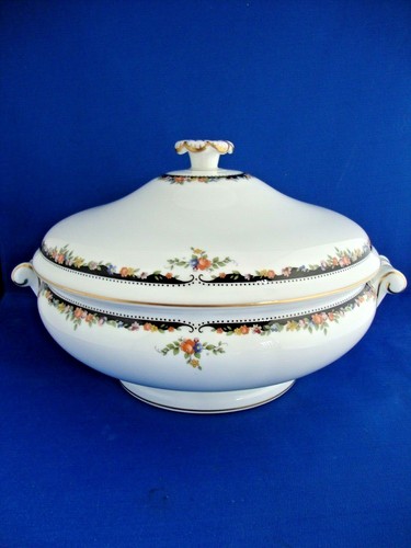 Wedgwood osborne r4699 lidded - osborne,