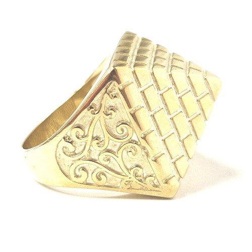 9ct gold pyramid ring - 9ct,