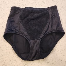 NWOT Playtex 18 Hour Control