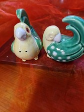 vintage Fitz and Floyd parrot salt and pepper shaker from 1979.