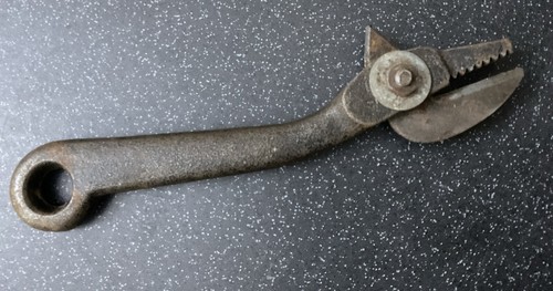 Vintage ww1 cast iron - iron, british