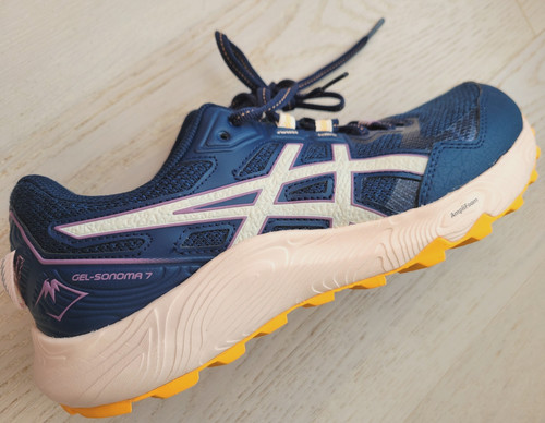 Asics gel sonoma 7 - 7.5,