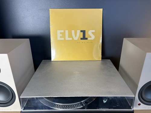 Elvis presley number hits - 30,