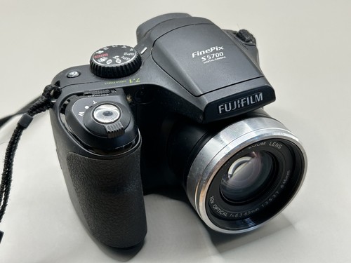 Fujifilm finepix s5700 compact - fujifilm,