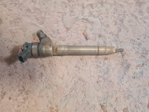 Renault trafic fuel injector - renault,