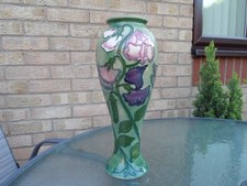 MOORCROFT   POTTERY.  SWEET PEA PATTERN VASE , SALLY TUFFIN . M.C.C 1992 PIECE