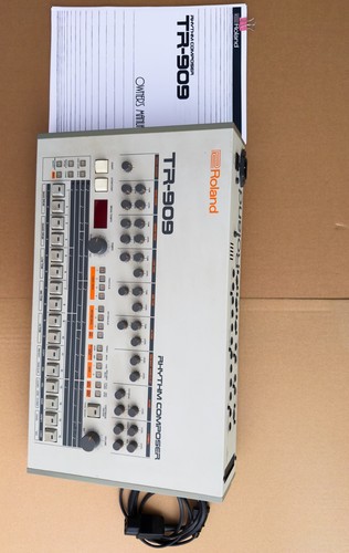 Roland 909 excellent - roland, tr-909