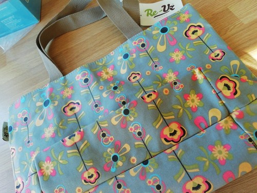 Oilcloth medium tote zip - medium,