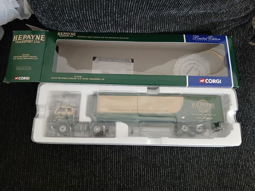 Corgi truck cc13106 volvo - truck,