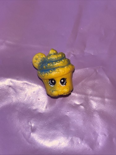 Cupcake queen collectible - cupcake,
