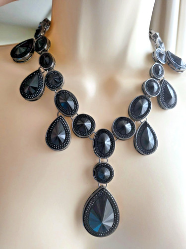 Butler wilson necklace black - necklace,