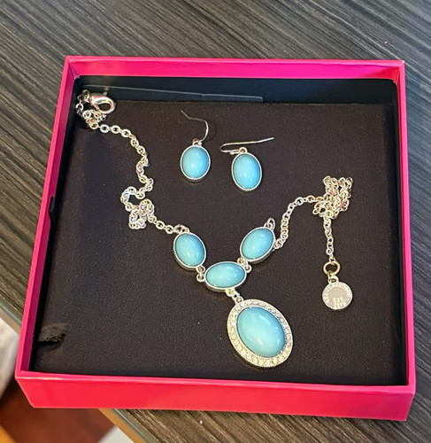 Liz claiborne turquoise - claiborne,