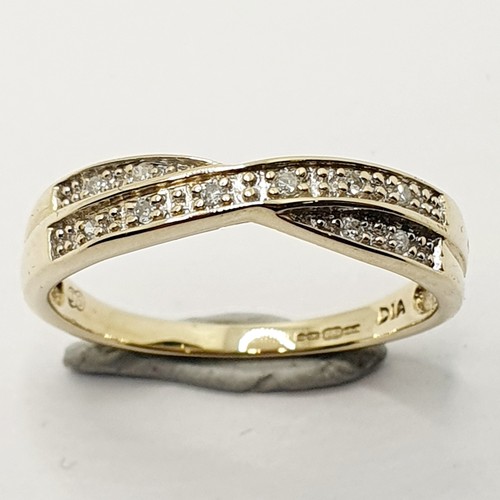 Crossover 9ct diamond - crossover, twist