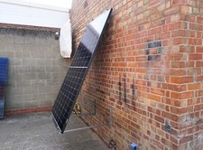 Wall solar panel mount/bracket