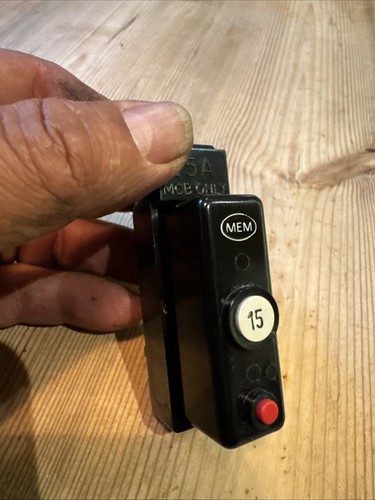 Mem 15a push - 15a, fuse'