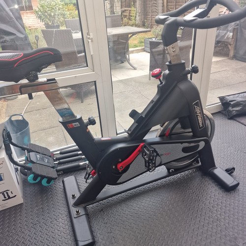 Life fitness cycle - fitness,