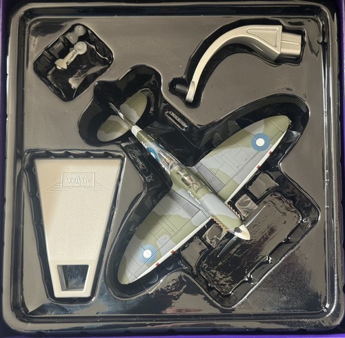 Corgi supermarine spitfire - spitfire, t.9