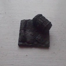 Citadel Warhammer classic 80s Dungeon Furniture Treasure Chests on square base F