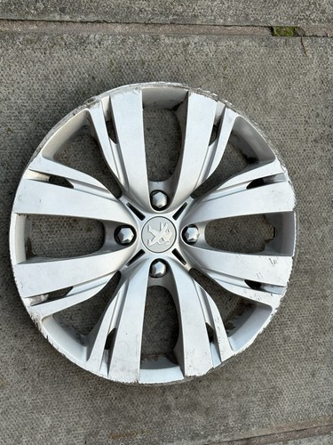 Peugeot 208 wheel - peugeot, trim