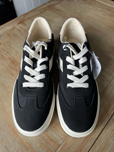 Black and cream size canvas - black,
