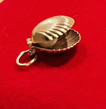 Vintage 9 ct Gold Oyster Charm With Pearl Inside.