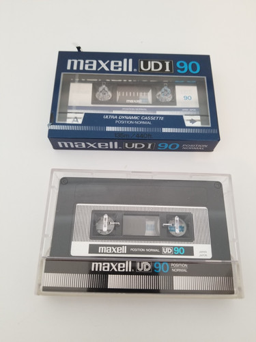 Maxell udi cassette tapes - c-90,