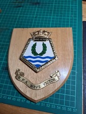 R.F.A Wave Victor Plaque Royal