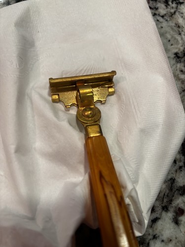 This item vintage - is, schick