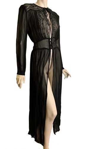 True vintage 1940s boudoir - vintage,