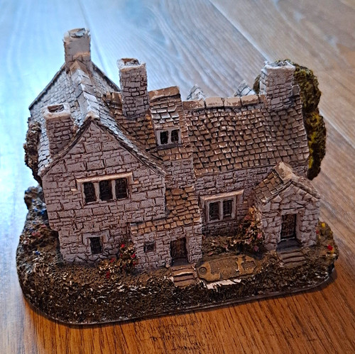 Moreton manner lilliput - moreton,