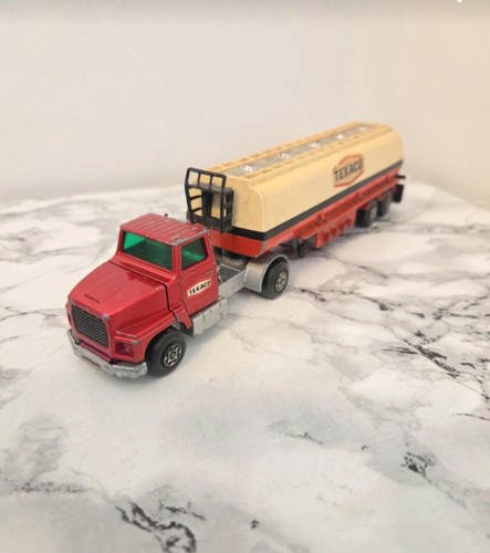 Matchbox articulated tanker - matchbox,