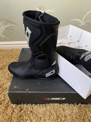 Child size motorcycle - 5, boots