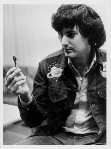 Magician uri geller staring - magician,