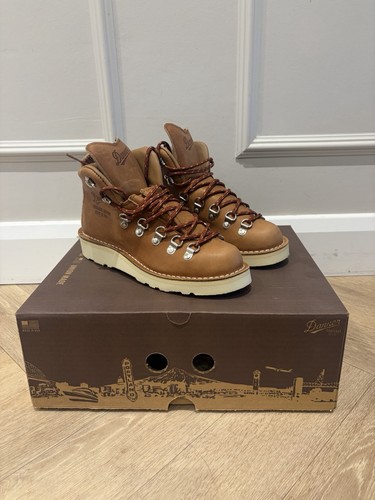Bnib women danner brown - bnib,
