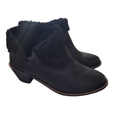 Kelsi Dagger Brooklyn Kayak