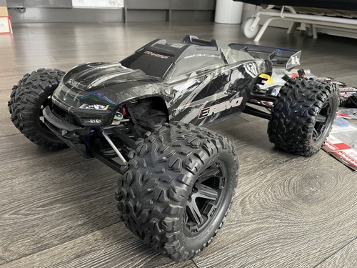 Traxxas revo vxl 0 - e, 2.0
