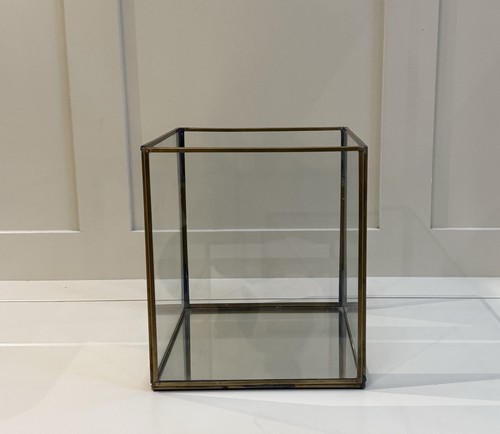 Gold and glass hurricane lamp - gold,