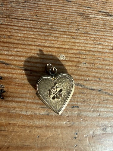 Vintage gold tone leaf - vintage,