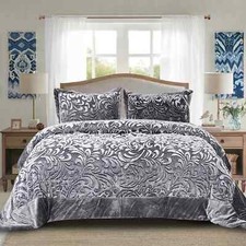 Quilted Velvet Bedspread 3