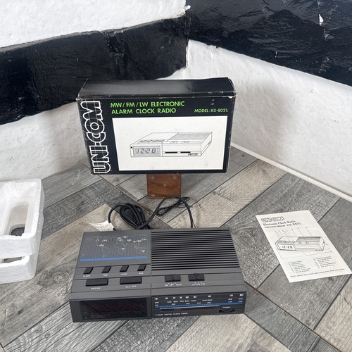 Vintage clock radio vhf - mw, lw