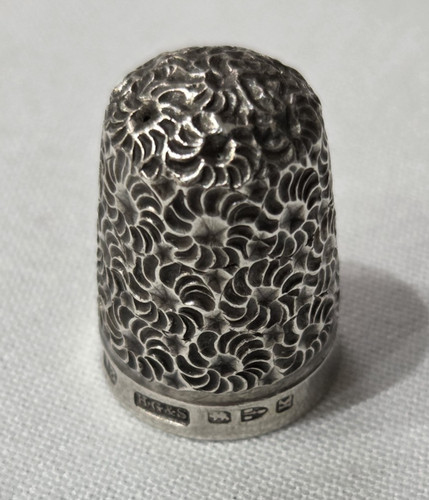 Antique solid silver thimble - antique,