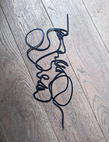 Black metal abstract wire - black,
